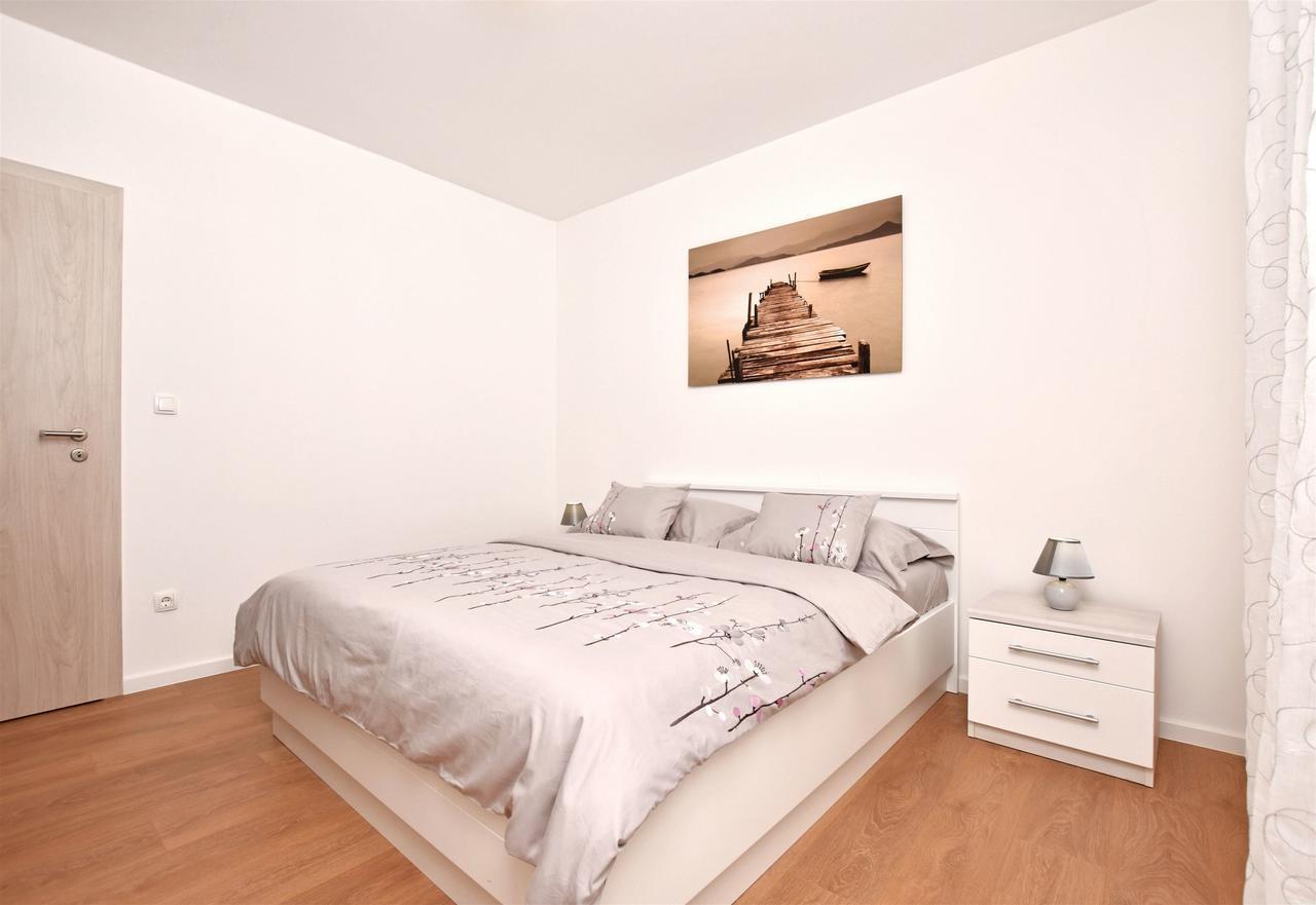 Apartment Dora Duće Kültér fotó