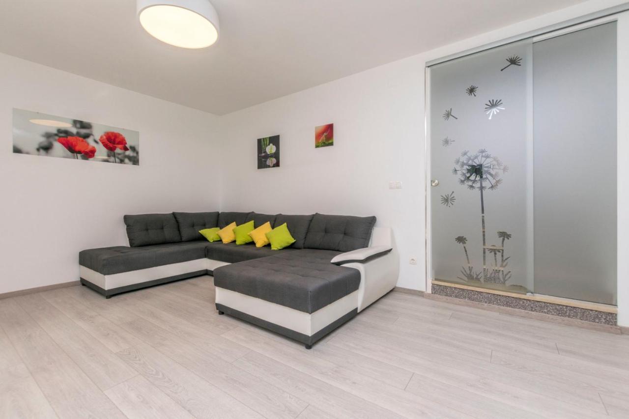 Apartment Dora Duće Kültér fotó