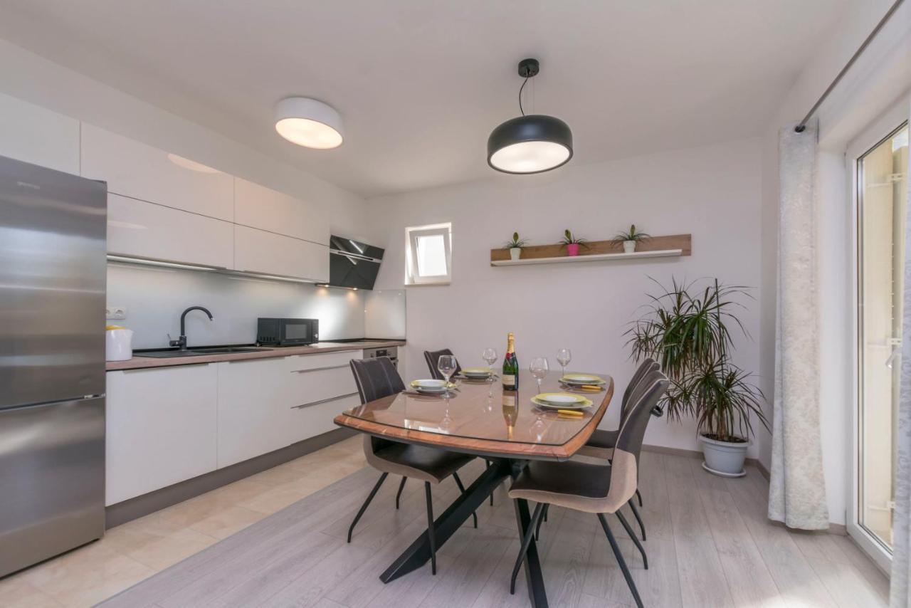 Apartment Dora Duće Kültér fotó