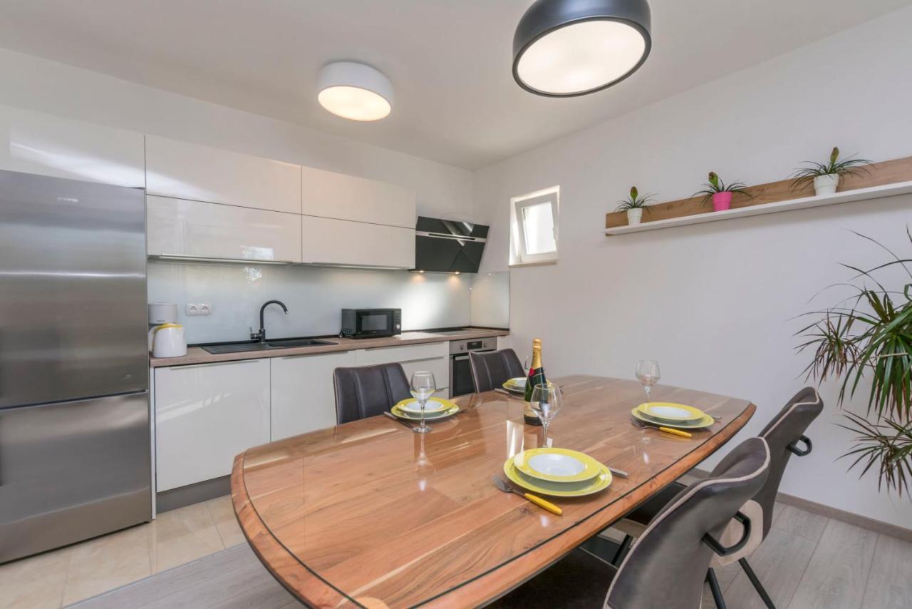 Apartment Dora Duće Kültér fotó