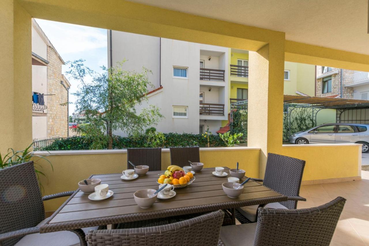 Apartment Dora Duće Kültér fotó